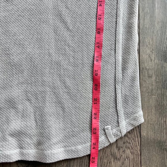 We The Free Twisted Cable Cuff Henley Shirt Size M Spiderweb Gray Thermal NWT - Picture 4 of 6